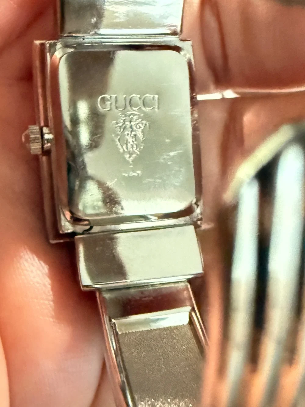 Gucci Silver Dial Watch with Blue Faceted Bezel - Picture 3 of 5